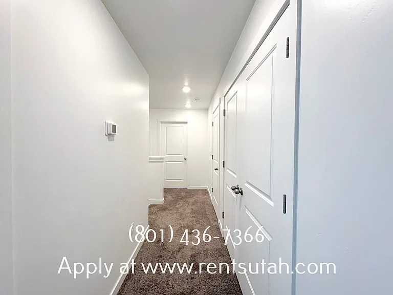 647 W Raintree Ln — Photo 18