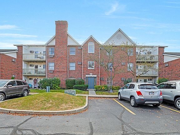 2nd image of 1382 Cunat Ct APT 2D