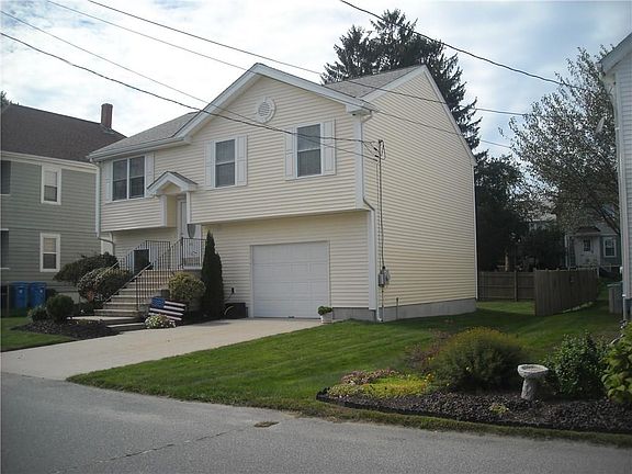 3rd image of 40 Bryant St E