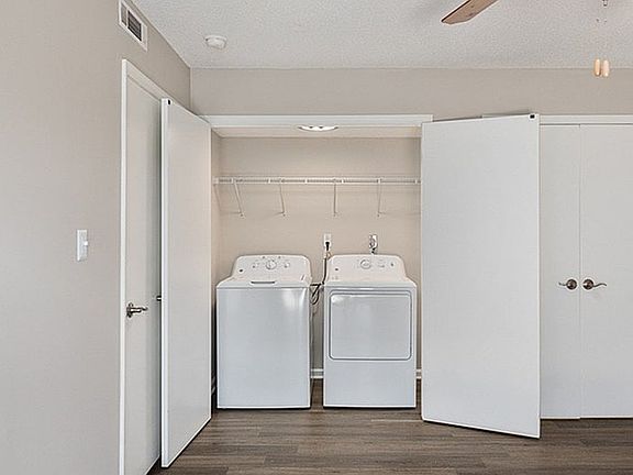 5th image of 2500 Towergate Ct #2700-2