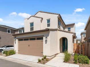 1109 Royalty Way W, Madera, CA 93636
