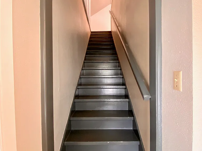 434 E Magnolia Ave — Photo 1