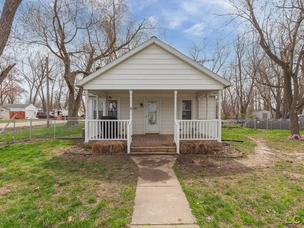 2683 Cloverdale Ave, Adrian, MI 49221