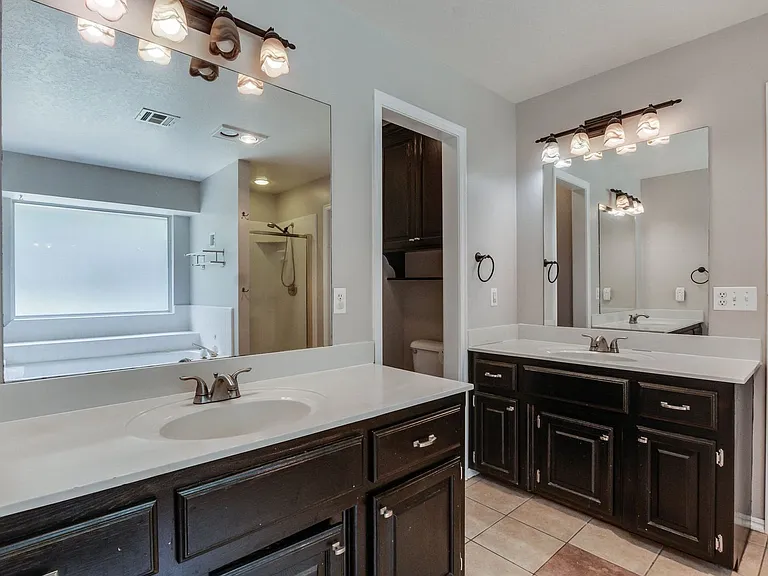 2701 Shady Tree Ln — Photo 27