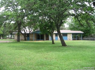 211 Lakeway Dr, Kerrville, TX 78028