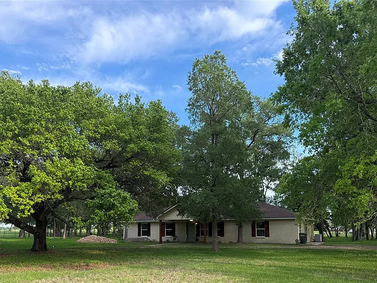 1139 County Road 403 — Photo 1
