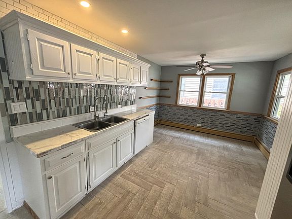 5th image of 425 Miner St