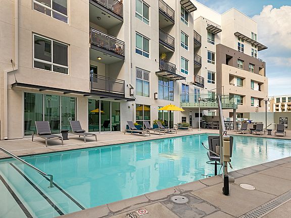 2nd image of 5200 Wilshire Blvd #737