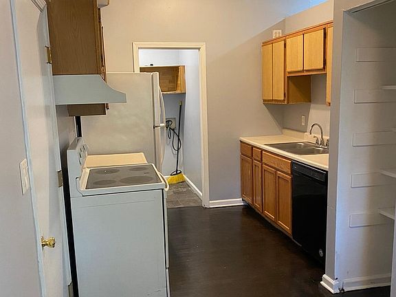 5th image of 647 Woods Crossing Ln