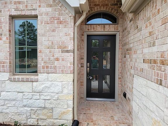 2nd image of 328 Rise Ln