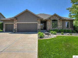 17119 Sherwood Ave, Omaha, NE 68116