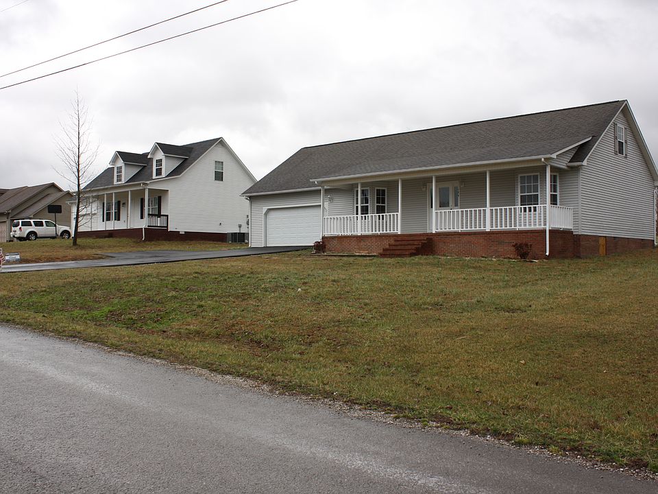 2nd image of 135 Stephanie Ln