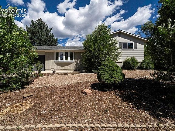 2nd image of 320 Cranbrook Cir
