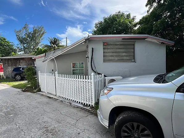 3586 NW 41st St #B18, Miami, FL 33142