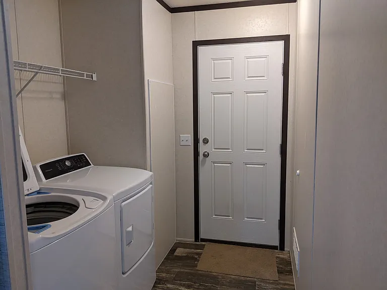 Hickory Knoll — Photo 35