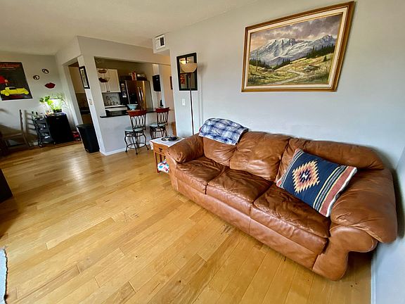 2nd image of 315 Buchanan St NE APT 8