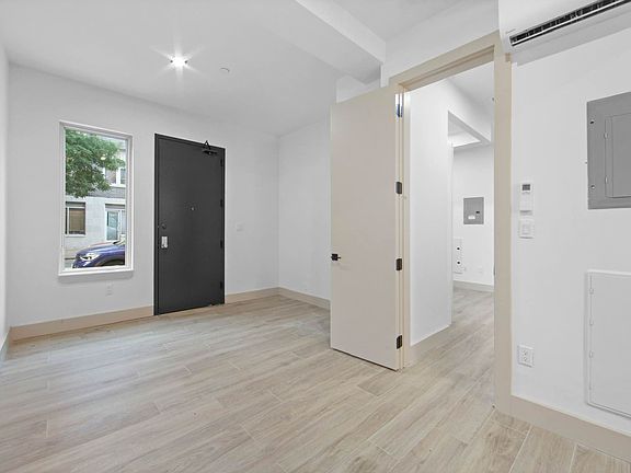 3rd image of 110 Meserole St APT 3