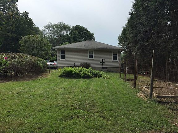 2nd image of 26 Young St