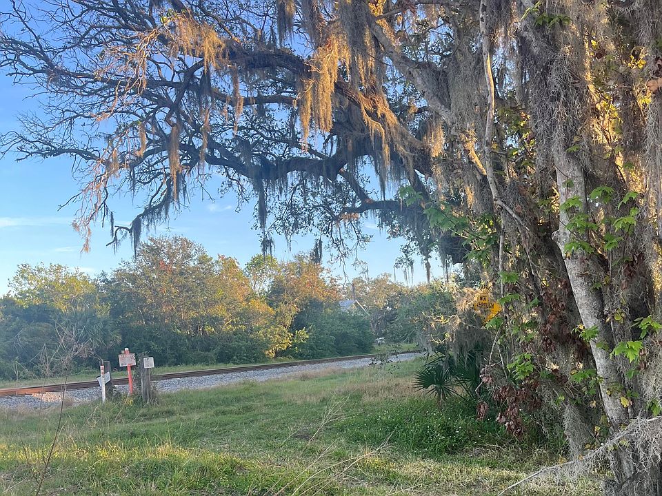 2nd image of 500 Ronnoc Ln