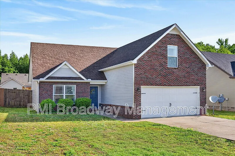 4 bed, 2.0 bath, 1596 sqft, $1,700 — Photo 4