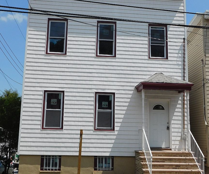 1st image of 881 Van Duzer St