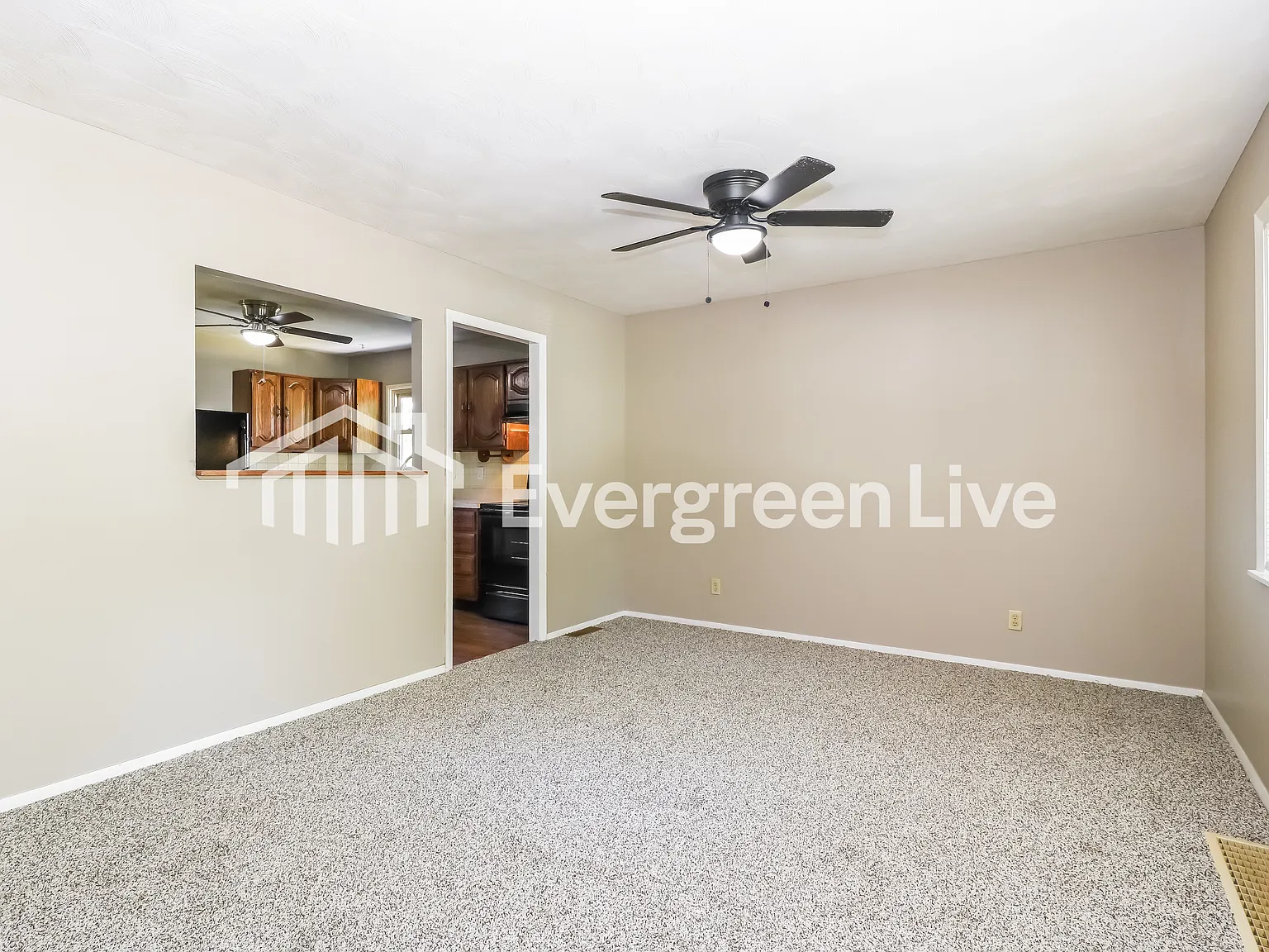 3 bed, 2.0 bath, 925 sqft, $1,495 — Photo 3