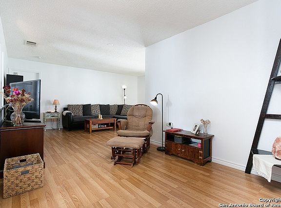 4th image of 12810 Germantown St
