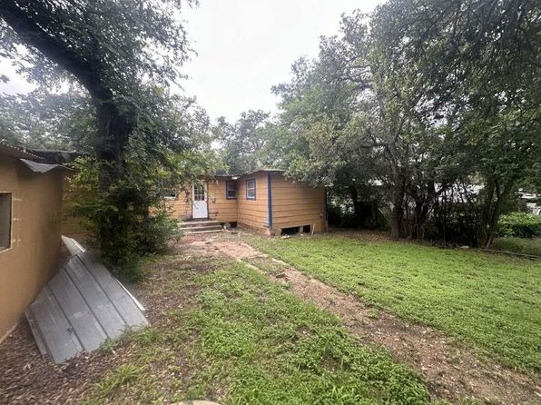 6926 Turner Dr, Brownwood, TX 76801