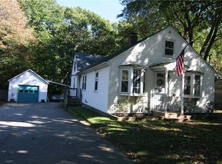 83 Knotty Oak Rd, Coventry, RI 02816