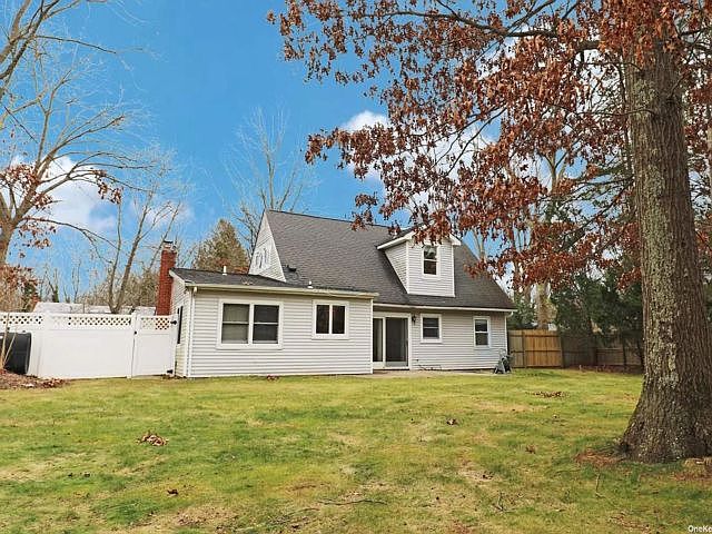 1st image of 4 Saywood Ln