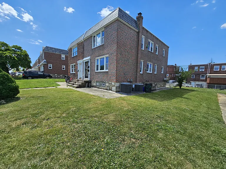 1208 Englewood St — Photo 14