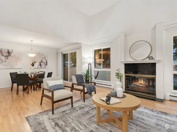 10218 NE 16th Street #Q3, Bellevue, WA 98004
