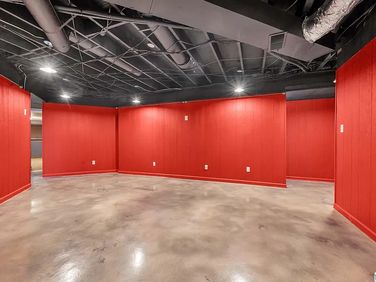 373 Laredo Dr — Photo 33