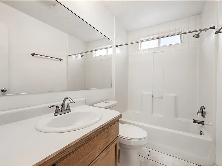 850 E Stratford Ave #C — Photo 4