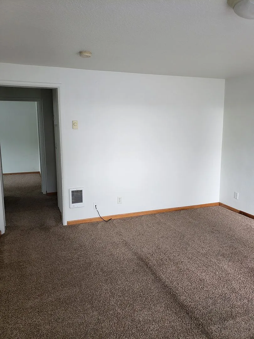 1706w6 — Photo 3
