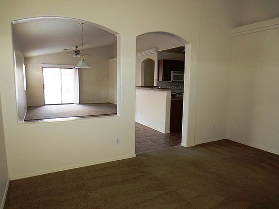 4th image of 16239 W Pioneer St