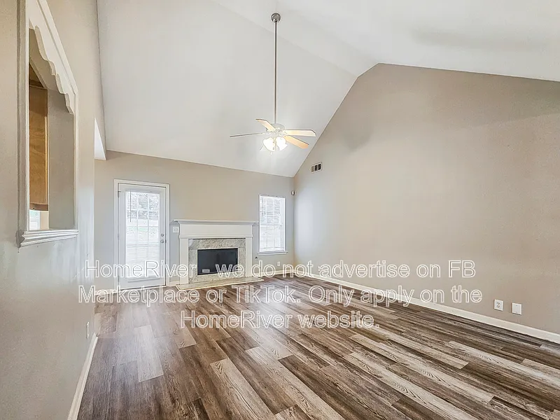 3 bed, 2.0 bath, 1690 sqft, $1,865 — Photo 3