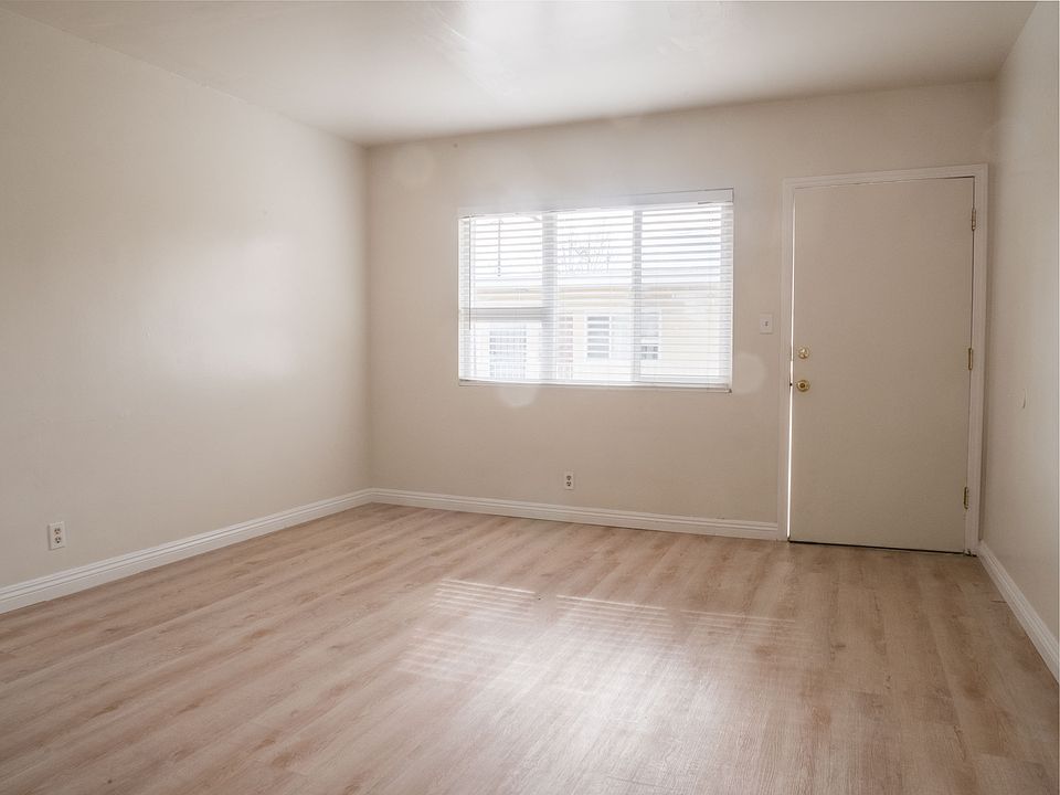 2nd image of 164333 Woodruff Ave #35