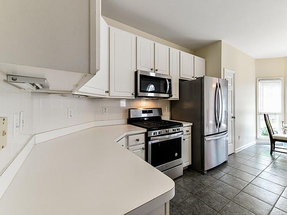 4th image of 4013 Brockett Oaks