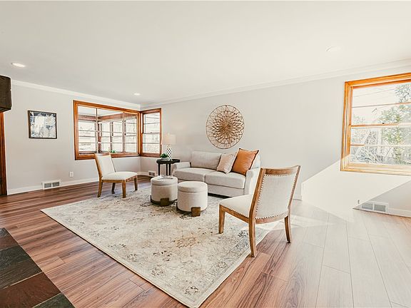 5th image of 44 Maplehurst Rd