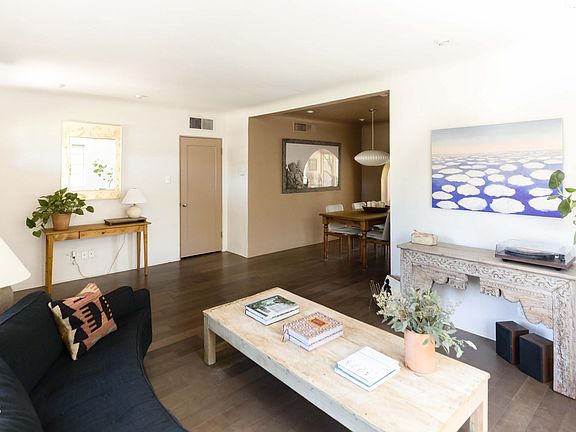 3rd image of 217 W CAMPBELL Avenue