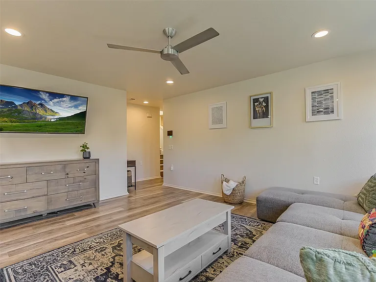 5516 Rayburn Ln — Photo 4