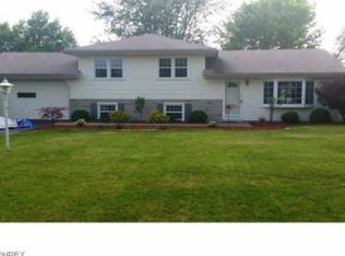3414 Darbyshire Dr, Canfield, OH 44406