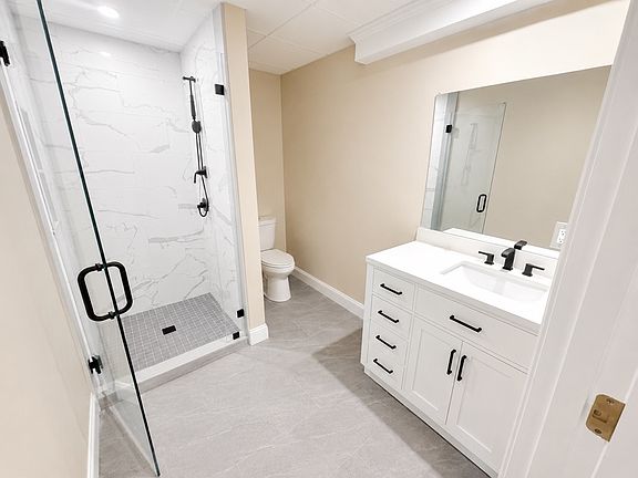 5th image of 199 Main St APT 4