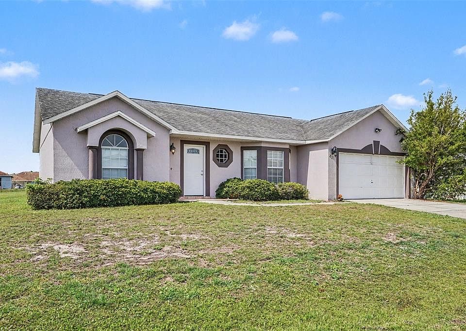 1st image of 821 Jarnac Dr