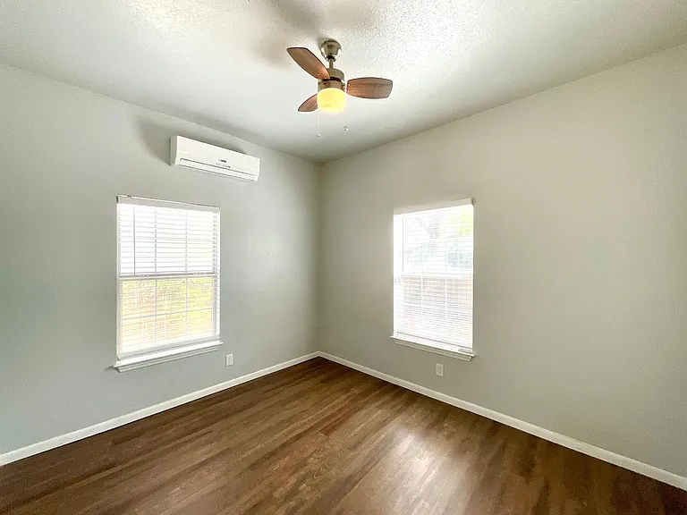 710 Virginia Blvd — Photo 10