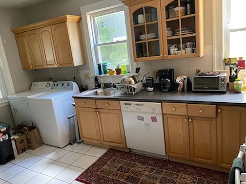 4th image of 183 College Ave #3