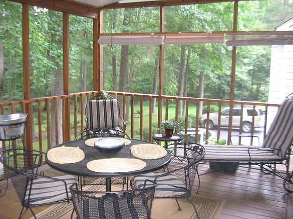 Screened Porch!