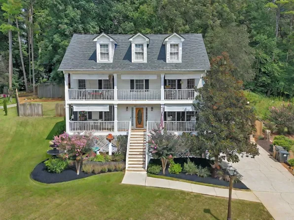 680 Swan Dr, Hiram, GA 30141