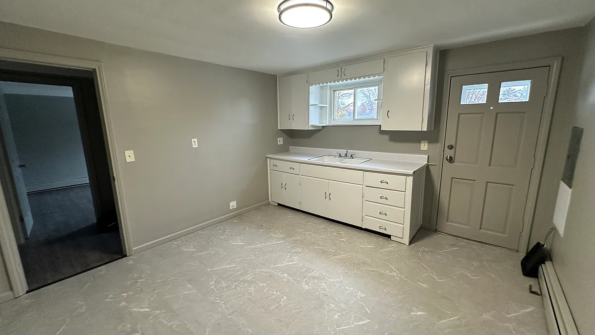 Building Photo - 4106 Secor Rd #2